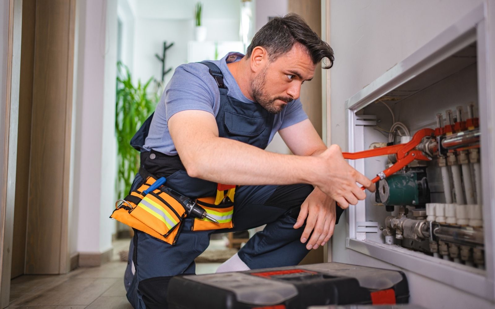 Family enjoying better water pressure after whole-home repiping in Houston